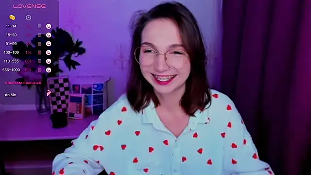 KindHazelHere  online show from June 30, 2026, 3:51 am