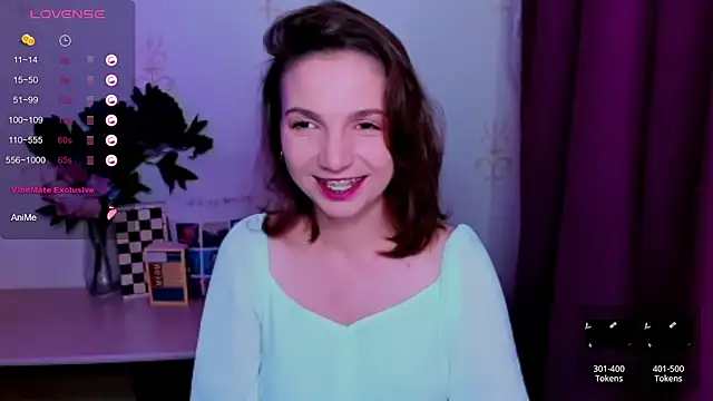 KindHazelHere  online show from July 15, 2026, 1:33 am