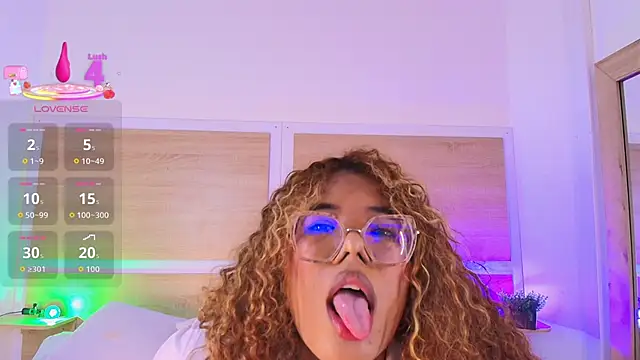  nickypurple  online show from February 9, 2026, 7:07 pm