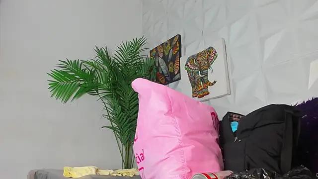 Snapshot of Hellen_Sky chatting on June 11, 2026, 7:12 pm Hellen Sky online show from June 11, 2026, 7:12 pm