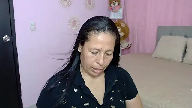 mature martina online show from October 6, 2025, 10:18 pm