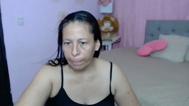 mature martina online show from October 7, 2025, 10:29 pm