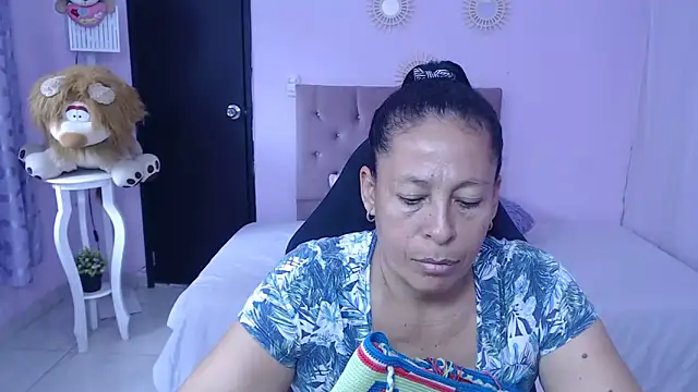 mature martina online show from March 19, 2026, 7:40 pm