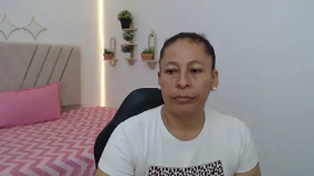mature martina online show from April 22, 2026, 8:10 pm