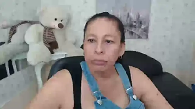 mature martina online show from May 1, 2026, 9:08 pm