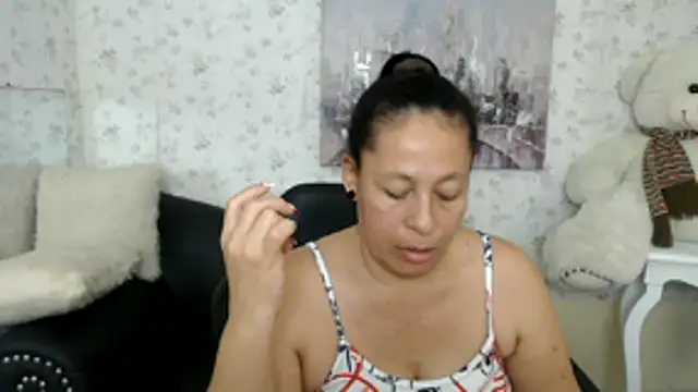mature martina online show from May 31, 2026, 6:09 pm