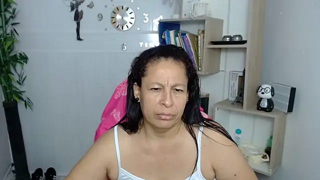mature martina online show from July 9, 2026, 9:02 am
