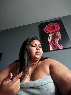 biancabombombbw online show from November 18, 2025, 4:22 pm
