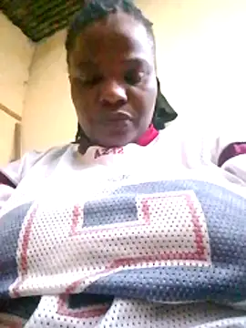 Snapshot of pretty-donna chatting on May 22, 2026, 7:48 am pretty-donna online show from May 22, 2026, 7:48 am