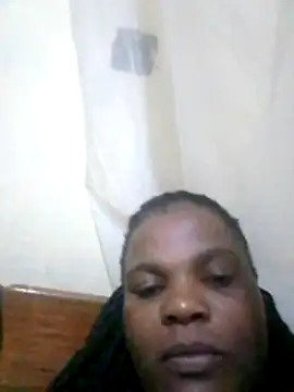 Snapshot of pretty-donna chatting on May 29, 2026, 5:44 pm pretty-donna online show from May 29, 2026, 5:44 pm