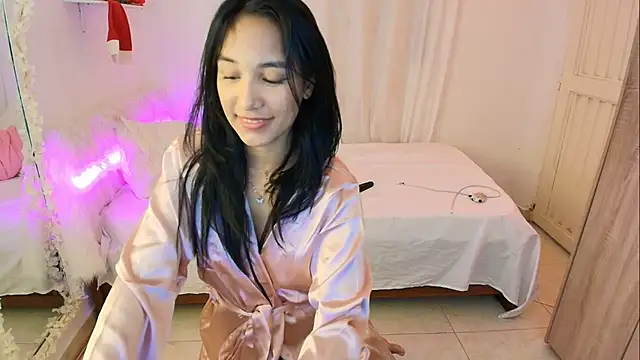 Snapshot of Nanami_19 chatting on December 14, 2025, 8:35 pm Nanami 19 online show from December 14, 2025, 8:35 pm