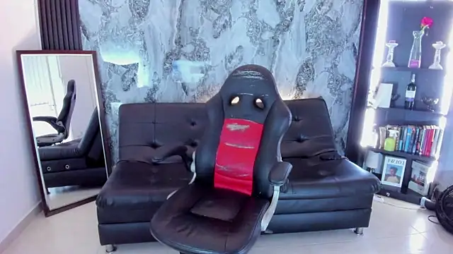 Snapshot of Nanami_19 chatting on March 12, 2026, 5:52 pm Nanami 19 online show from March 12, 2026, 5:52 pm