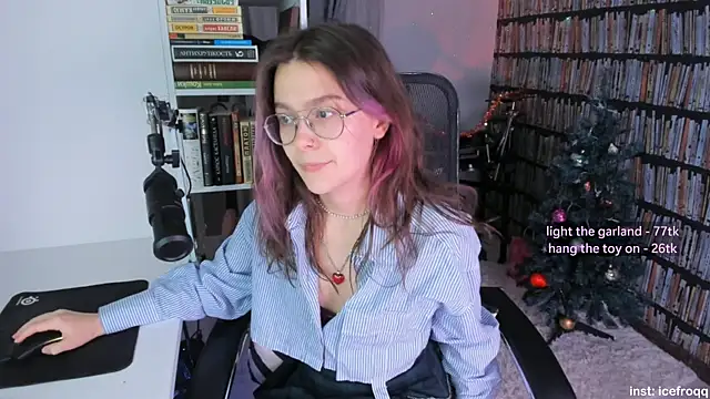 icefroqq online show from December 30, 2024, 6:05 pm