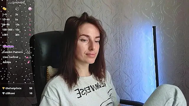 xx adrihanna xx online show from June 3, 2026, 7:00 am