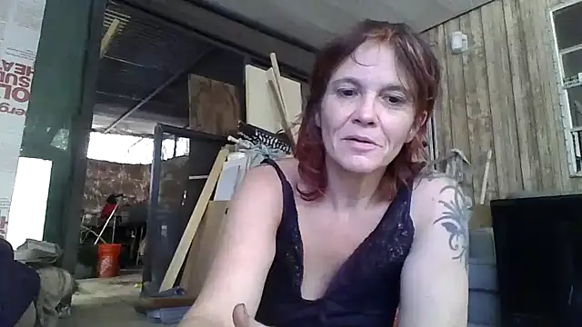 Snapshot of spundarella420 chatting on April 17, 2026, 5:27 pm spundarella420 online show from April 17, 2026, 5:27 pm
