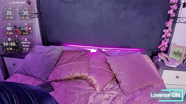 Snapshot of AmyMasson chatting on December 3, 2025, 2:04 pm AmyMasson online show from December 3, 2025, 2:04 pm