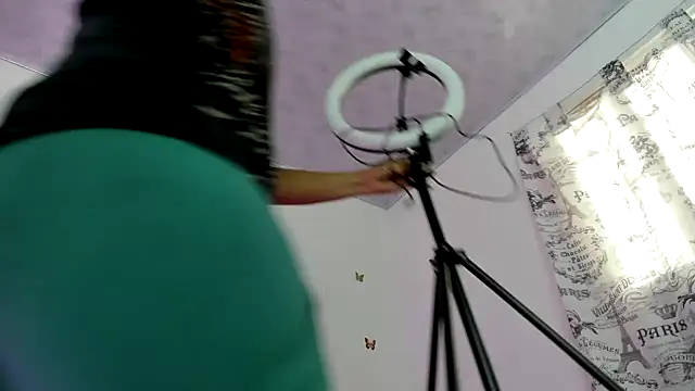 Snapshot of Angelblue_ chatting on February 15, 2025, 6:23 pm Angelblue online show from February 15, 2025, 6:23 pm