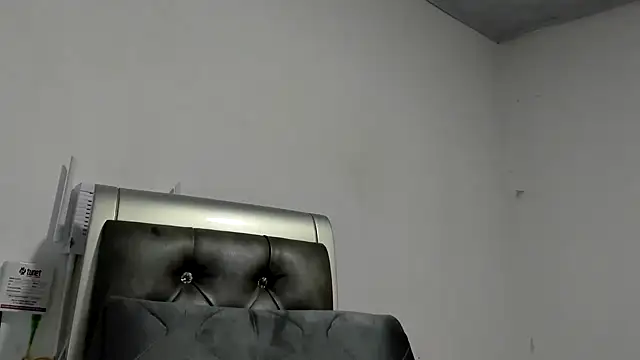 Snapshot of Angelblue_ chatting on October 16, 2025, 12:50 pm Angelblue online show from October 16, 2025, 12:50 pm