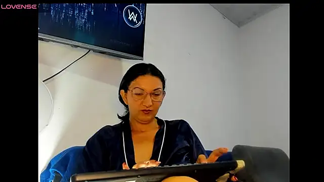 Angelblue  online show from April 22, 2026, 1:34 pm