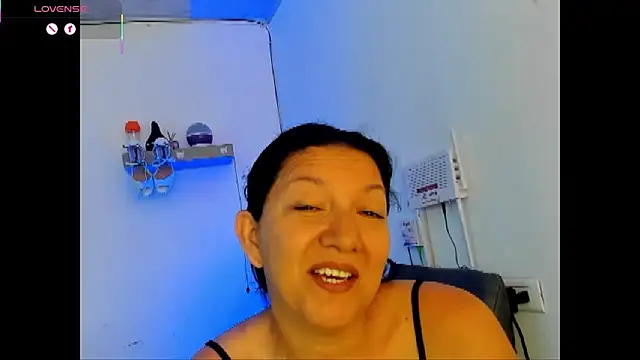 Snapshot of Angelblue_ chatting on June 24, 2026, 2:16 pm Angelblue online show from June 24, 2026, 2:16 pm