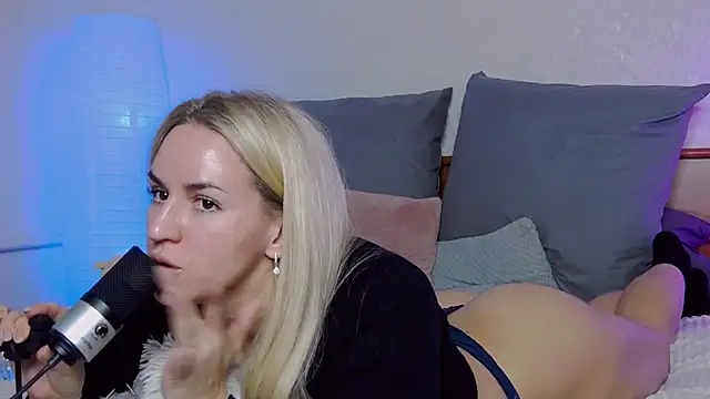 Snapshot of SofiJames chatting on December 26, 2024, 6:19 am SofiJames online show from December 26, 2024, 6:19 am