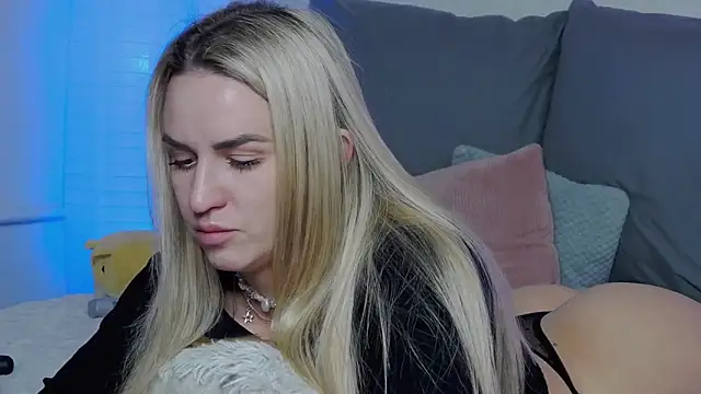 Snapshot of SofiJames chatting on January 28, 2025, 6:16 am SofiJames online show from January 28, 2025, 6:16 am