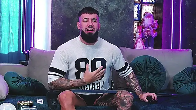 Snapshot of masterkingofmusclee chatting on December 16, 2024, 8:52 am masterkingofmusclee online show from December 16, 2024, 8:52 am