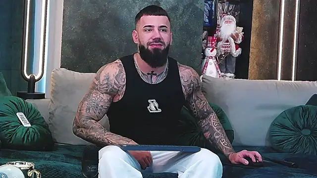 Snapshot of masterkingofmusclee chatting on December 27, 2024, 9:17 am masterkingofmusclee online show from December 27, 2024, 9:17 am