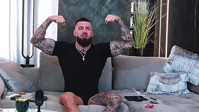 Snapshot of masterkingofmusclee chatting on March 11, 2025, 7:37 am masterkingofmusclee online show from March 11, 2025, 7:37 am