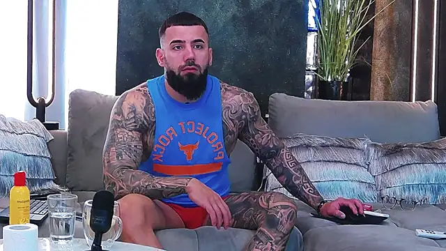 Snapshot of masterkingofmusclee chatting on March 21, 2025, 8:28 am masterkingofmusclee online show from March 21, 2025, 8:28 am