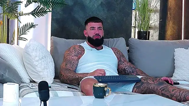 Snapshot of masterkingofmusclee chatting on September 9, 2025, 7:08 am masterkingofmusclee online show from September 9, 2025, 7:08 am