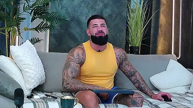 Snapshot of masterkingofmusclee chatting on September 17, 2025, 7:21 am masterkingofmusclee online show from September 17, 2025, 7:21 am