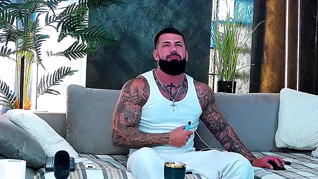 Snapshot of masterkingofmusclee chatting on September 18, 2025, 8:49 am masterkingofmusclee online show from September 18, 2025, 8:49 am