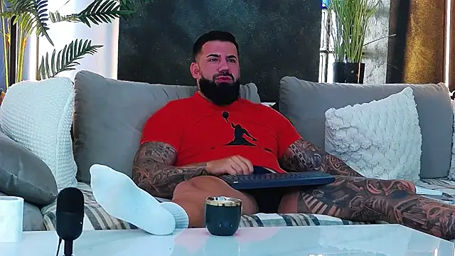 Snapshot of masterkingofmusclee chatting on September 25, 2025, 7:56 am masterkingofmusclee online show from September 25, 2025, 7:56 am