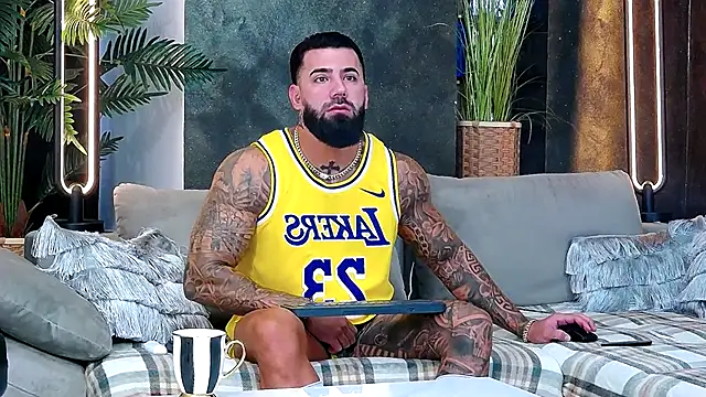 Snapshot of masterkingofmusclee chatting on November 10, 2025, 8:46 am masterkingofmusclee online show from November 10, 2025, 8:46 am