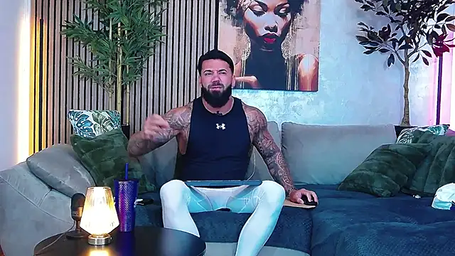 Snapshot of masterkingofmusclee chatting on May 13, 2026, 8:01 am masterkingofmusclee online show from May 13, 2026, 8:01 am