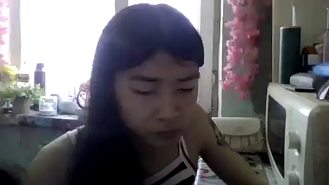 CarlyJoy online show from April 27, 2026, 11:52 am