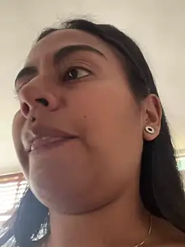 Snapshot of im_amber chatting on February 5, 2025, 1:54 pm im amber online show from February 5, 2025, 1:54 pm