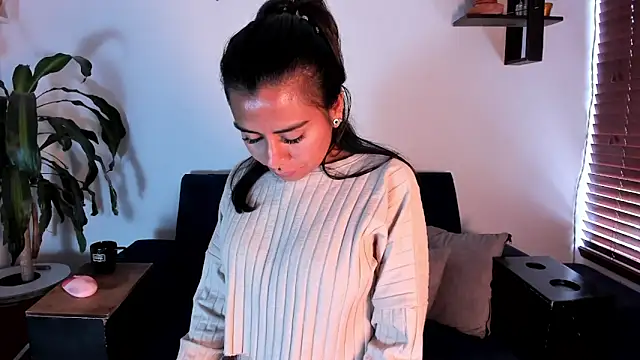 im amber online show from April 30, 2026, 12:44 pm