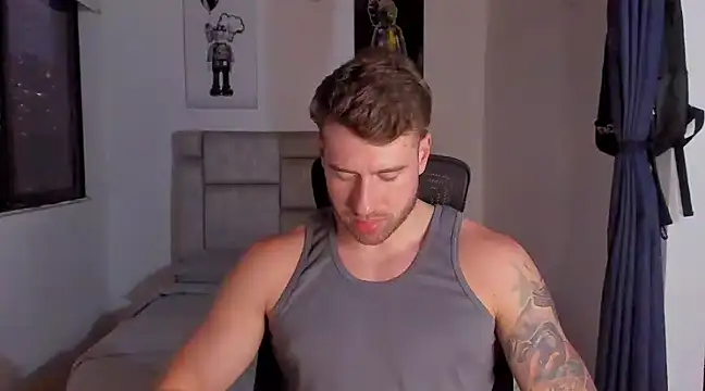 Snapshot of paul_rogerr chatting on February 14, 2025, 11:31 pm paul rogerr online show from February 14, 2025, 11:31 pm