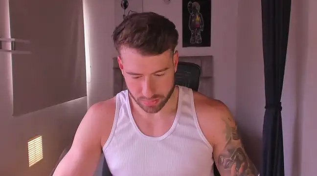 Snapshot of paul_rogerr chatting on March 2, 2025, 8:40 pm paul rogerr online show from March 2, 2025, 8:40 pm