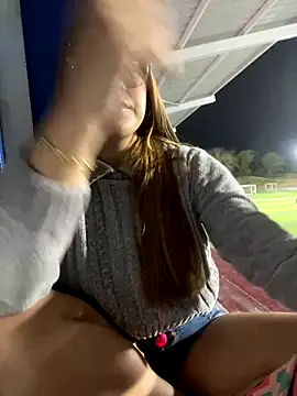 Snapshot of Natha_Fantasy chatting on December 5, 2024, 12:19 am Natha Fantasy online show from December 5, 2024, 12:19 am