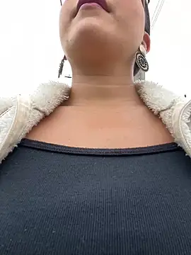 Snapshot of Natha_Fantasy chatting on February 9, 2025, 8:02 pm Natha Fantasy online show from February 9, 2025, 8:02 pm