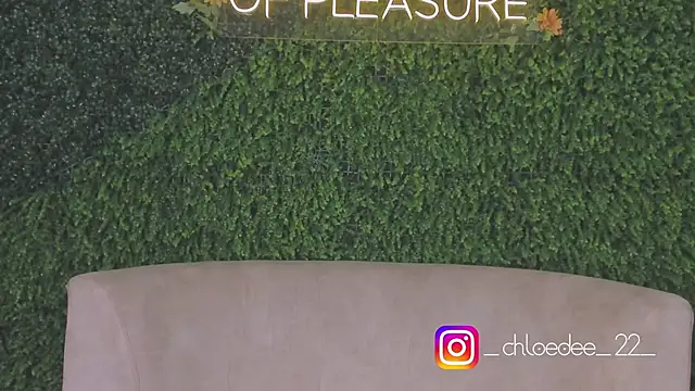 Snapshot of chloe_d chatting on October 20, 2025, 11:43 am chloe d online show from October 20, 2025, 11:43 am