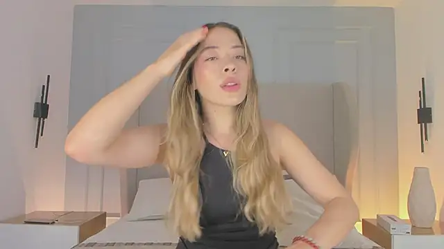 chloe d online show from April 26, 2026, 12:58 pm
