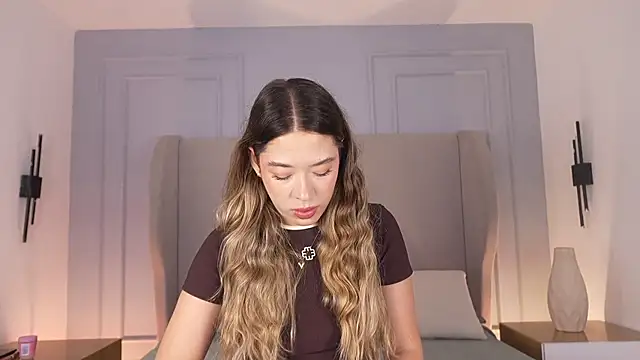 chloe d online show from July 6, 2026, 12:57 pm