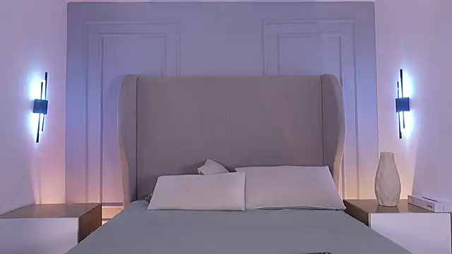 chloe d online show from July 9, 2026, 4:44 pm