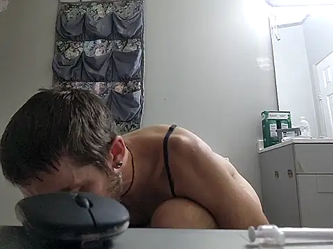 Snapshot of Bi_curious86 chatting on September 22, 2025, 9:28 pm Bi curious86 online show from September 22, 2025, 9:28 pm