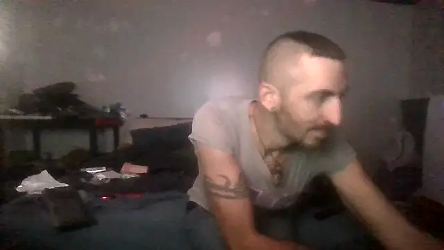 Snapshot of Bi_curious86 chatting on September 28, 2025, 1:22 am Bi curious86 online show from September 28, 2025, 1:22 am