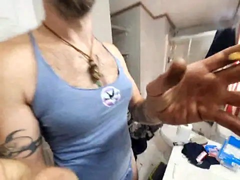 Snapshot of Bi_curious86 chatting on October 18, 2025, 5:35 pm Bi curious86 online show from October 18, 2025, 5:35 pm